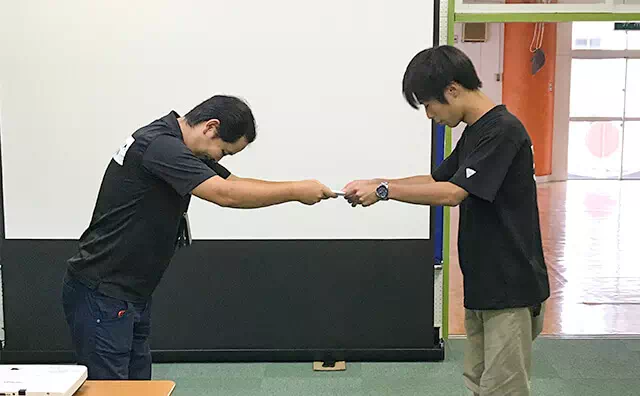 ドローンスクール 修了証授与